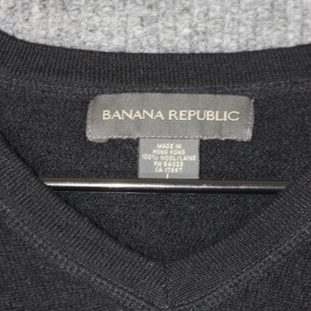 Banana Republic V Neck Sweater Womens L Black 100% Wool Raglan Sleeve Knit - Picture 2 of 4